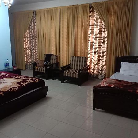 Bed and Breakfast Tourist Hub Ісламабад Екстер'єр фото