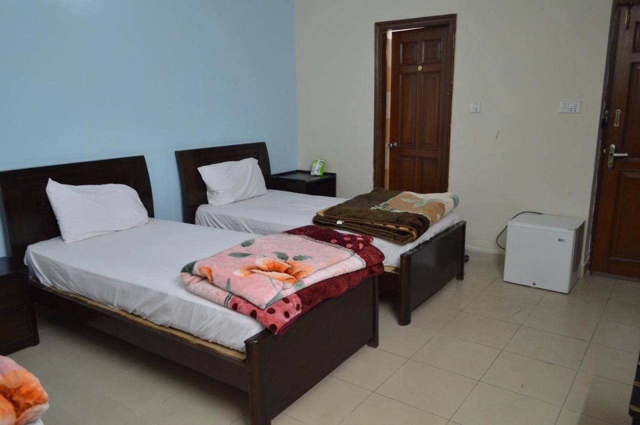 Bed and Breakfast Tourist Hub Ісламабад Екстер'єр фото
